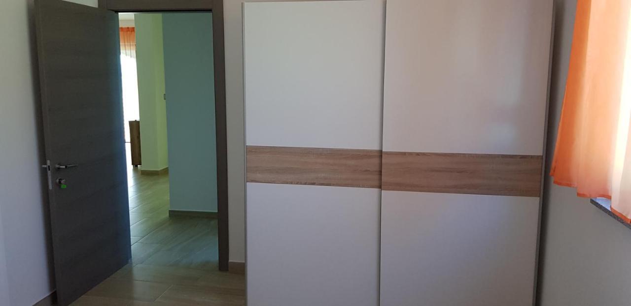 Yellow Cube Kožino Екстериор снимка