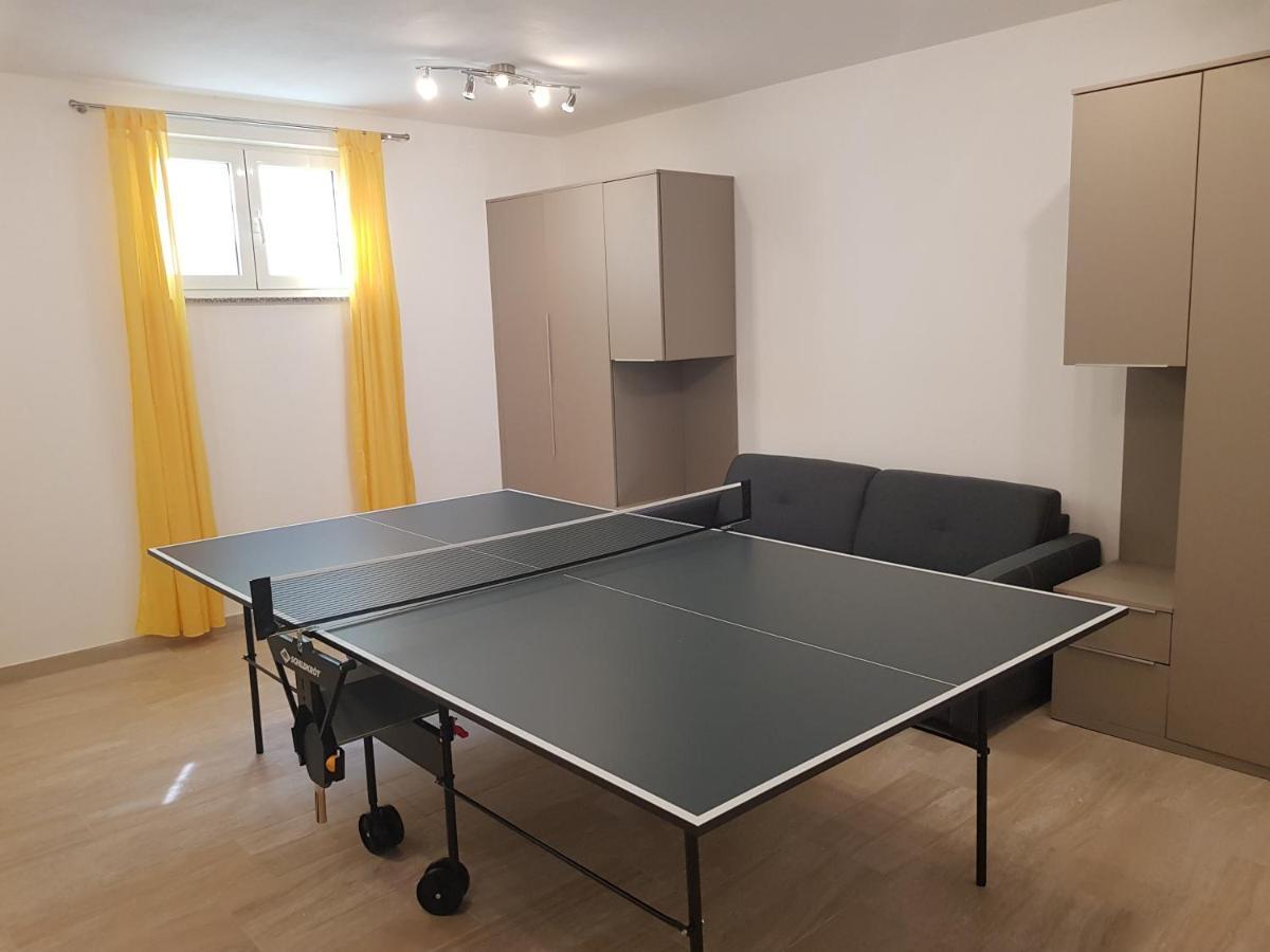 Yellow Cube Kožino Екстериор снимка